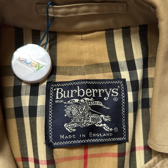 Beautiful Burberry Women’s size small 6 Trench Coat Authentic - Picture 3 of 11